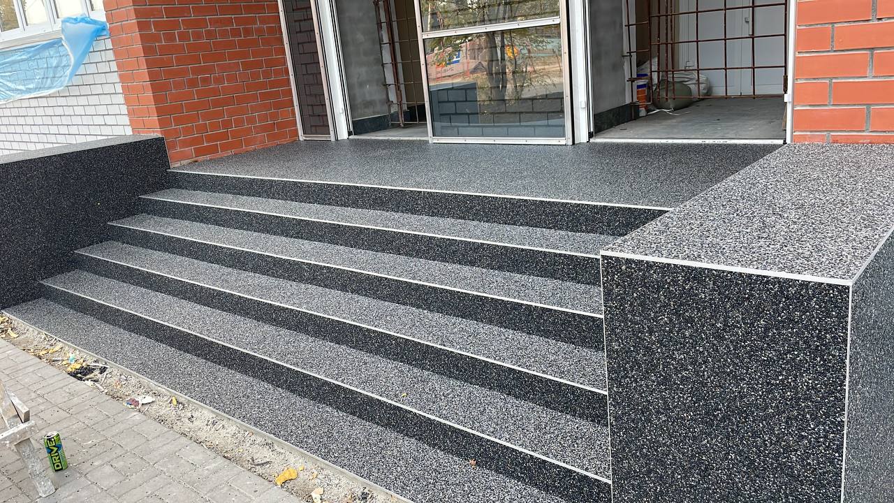 Крыльцо магазина - каменный ковер коммерческие объекты Калининград